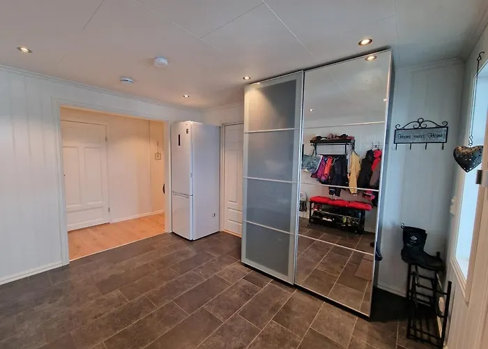 Private With Shared Kitchen, Bathroom And Tv Gjøvik